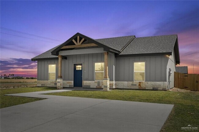 Building Photo - 1507 Hope Dr
