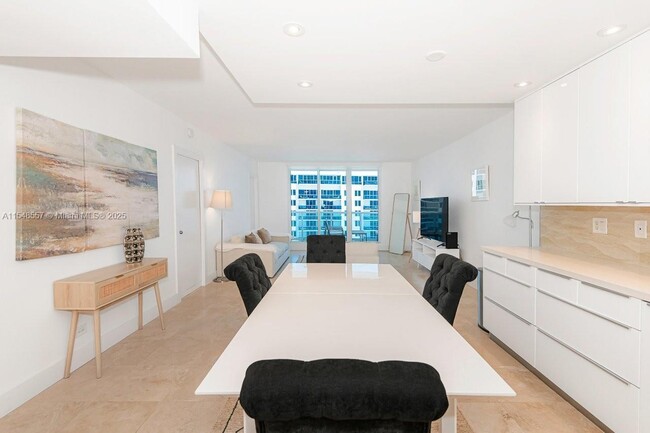 Building Photo - 2301 Collins Ave