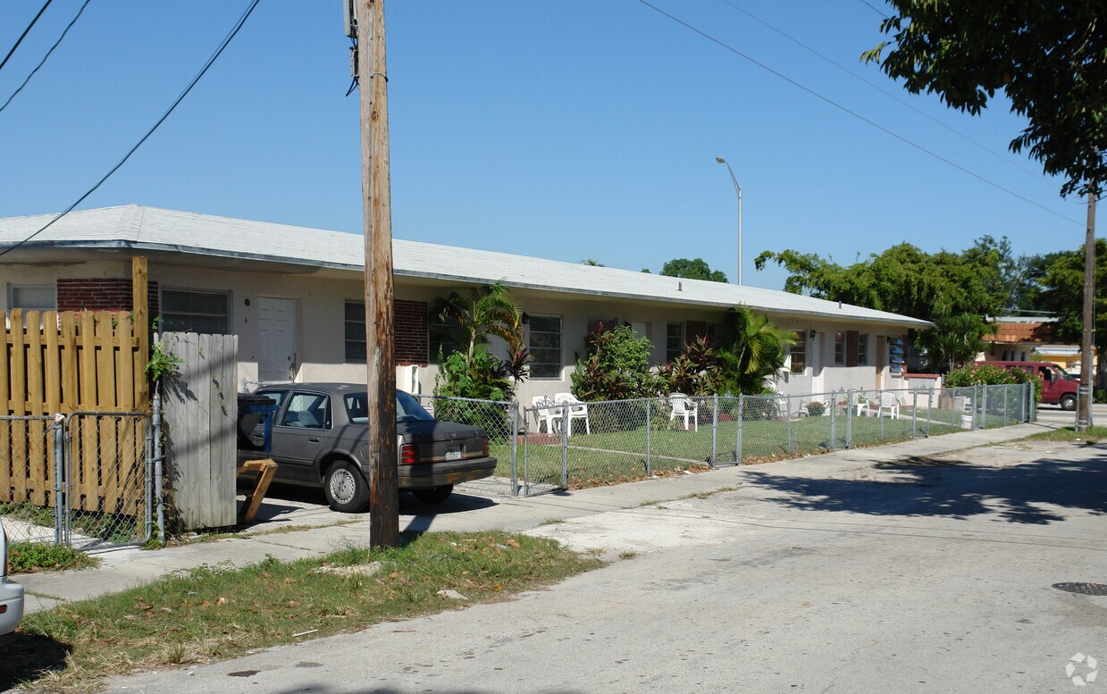 Foto del edificio - 10 SW 30th Ave