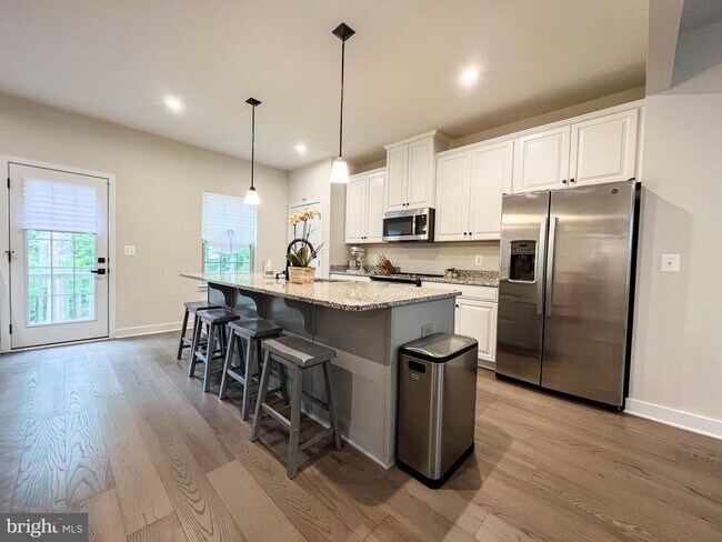 Foto del edificio - 4480 Commons Dr