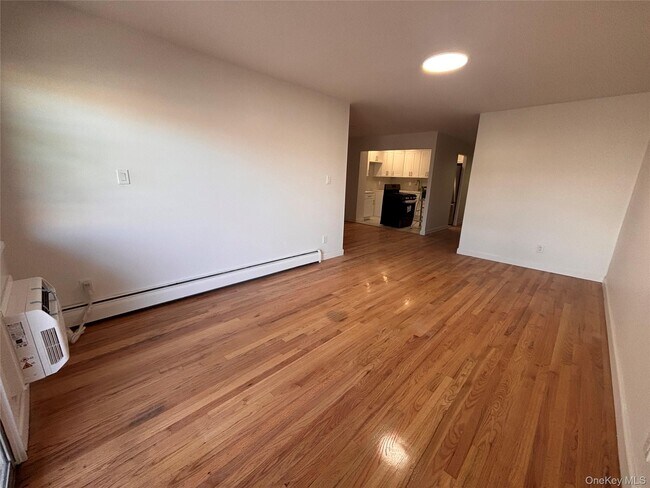 Building Photo - 71-34 Kissena Blvd