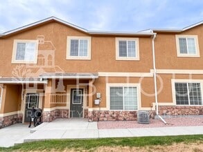 Building Photo - 7661 Silver Larch Pt