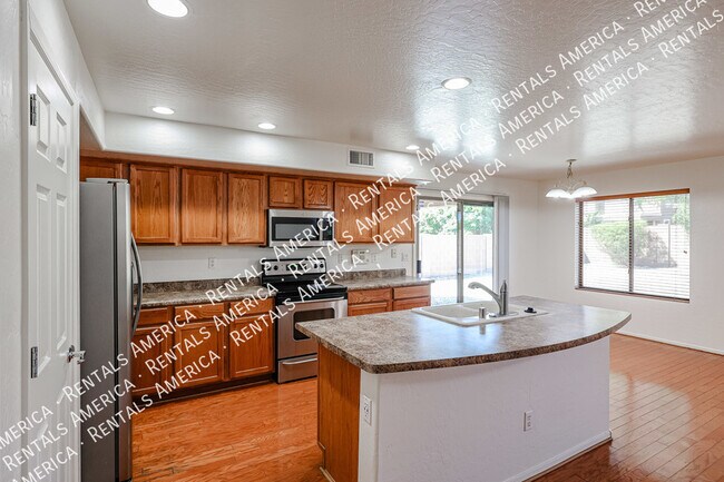 Building Photo - 16446 N 152nd Ave