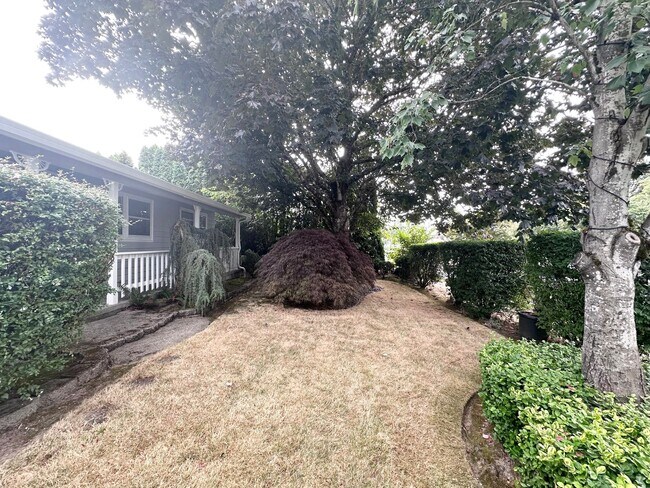 Building Photo - Fantastic Charming Home in Tigard!