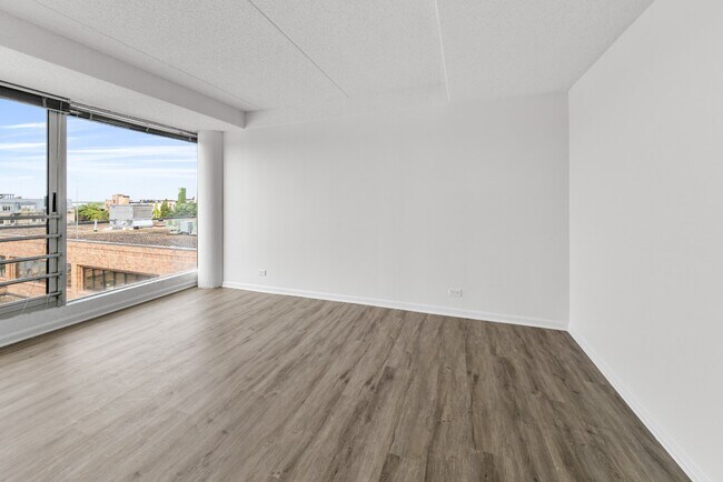 Foto del edificio - 1770 First Street | Downtown Highland Park, IL