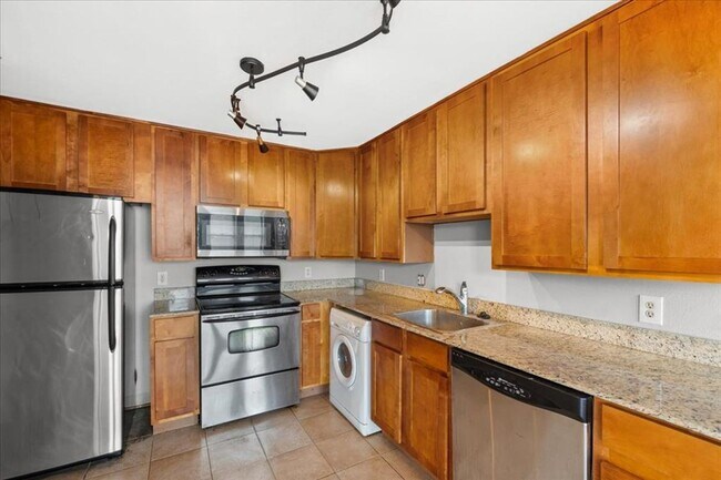 Building Photo - 5630 Pershing Ave
