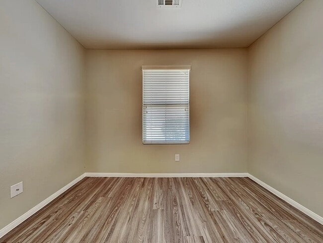 Foto del edificio - 10753 Bayview House Ave
