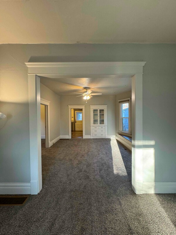 Foto del edificio - 406 E Jefferson St