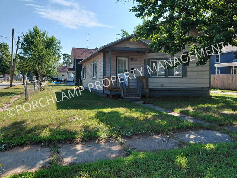 Primary Photo - 1184 Pine St