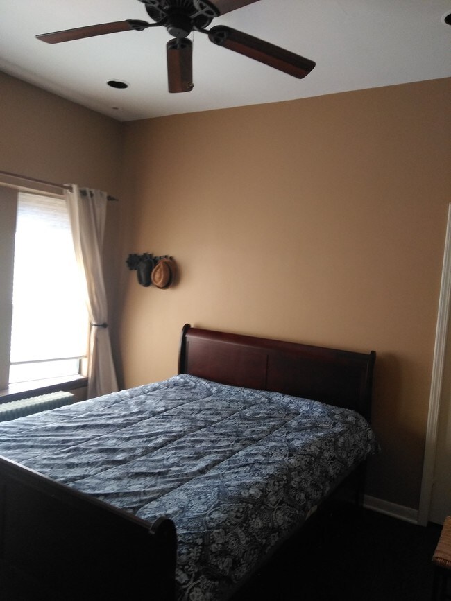 Foto del edificio - 4615 N Magnolia Ave