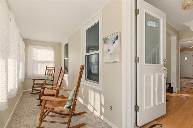 Building Photo - 8 Carey St