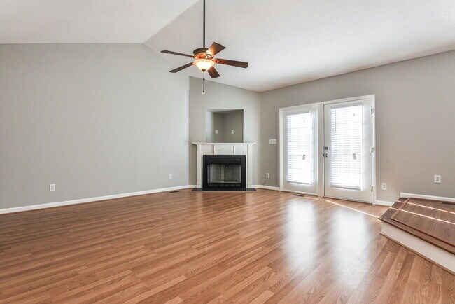 Foto del edificio - 77 Smiths Creek Dr