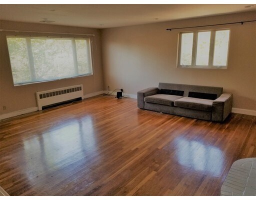 Building Photo - 117 Langley Rd