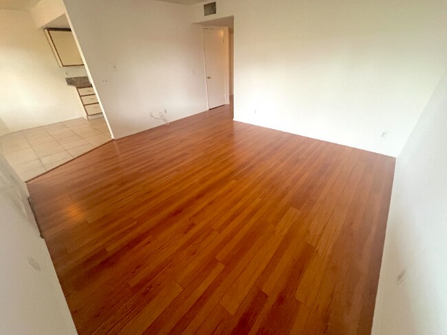 Foto del edificio - 503 S Adams St