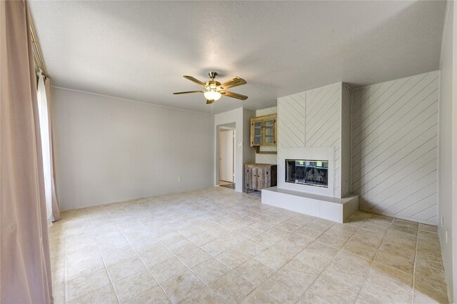 Building Photo - 16019 Fathom Ln
