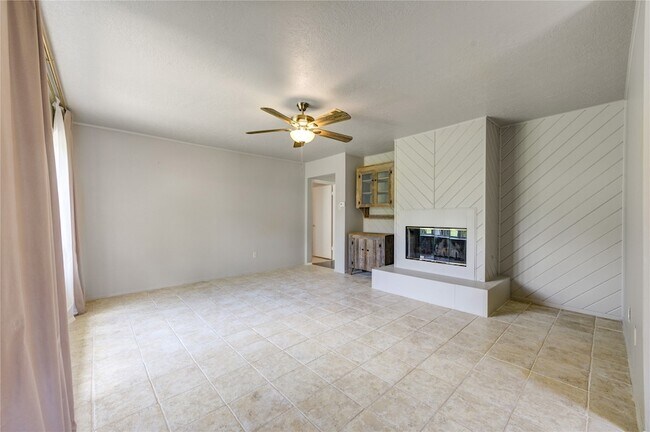 Foto del edificio - 16019 Fathom Ln