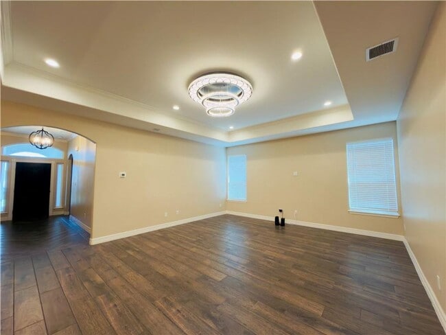 Building Photo - Move In ASAP! 4/3-Southside-Grange Park Subdivision