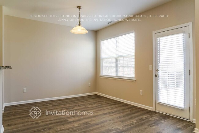 Foto del edificio - 3700 Morman Springs Ln