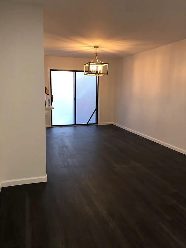 Foto del edificio - 2203 Timber Oaks Rd