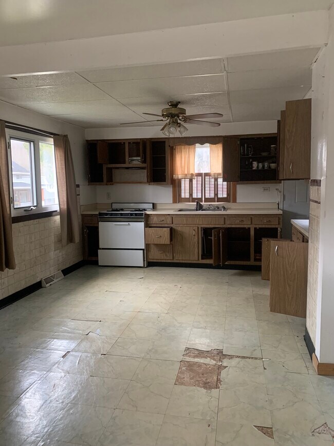 Building Photo - 66 Little Deer Creek Rd