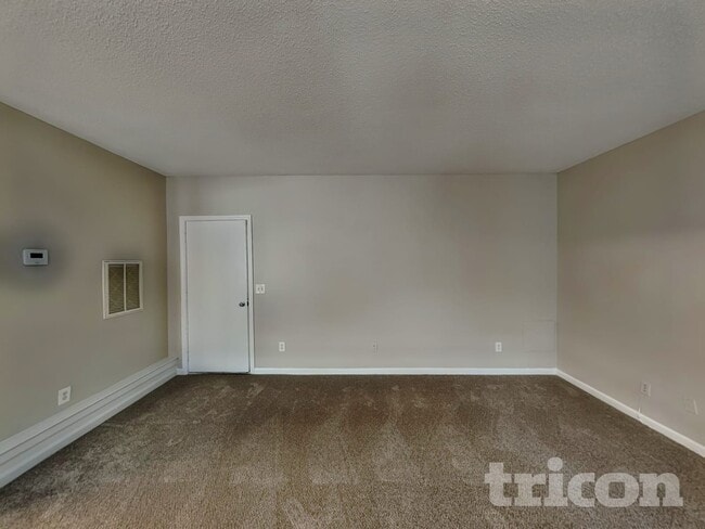 Building Photo - 345 Othello Dr