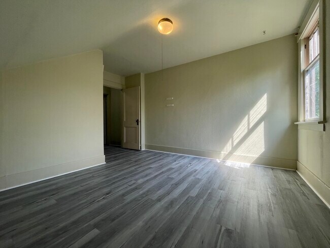 Foto del edificio - 114 Wells Ave S