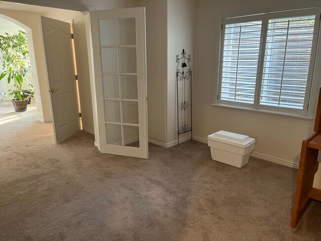 Foto del edificio - 1126 Heather Cir