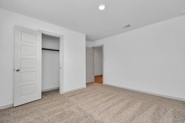 Building Photo - 1114 Hughes Crossing Drive