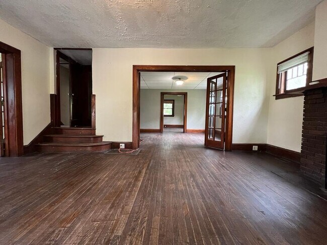 Foto del edificio - 614 E Broadway St