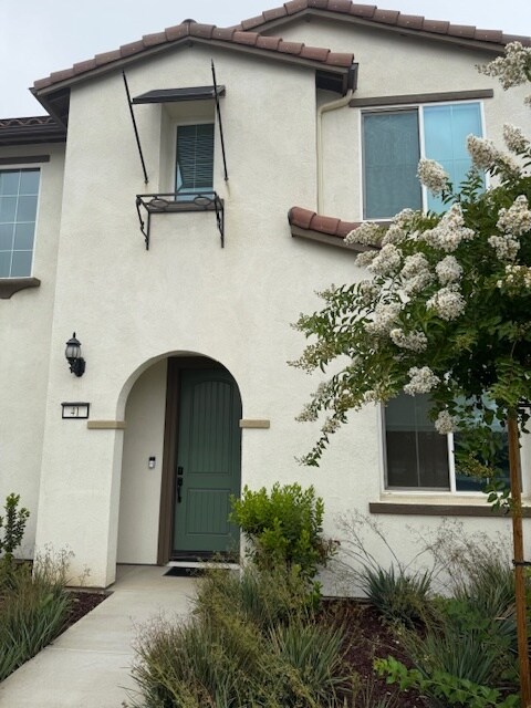 Foto principal - 26149 Park Ave