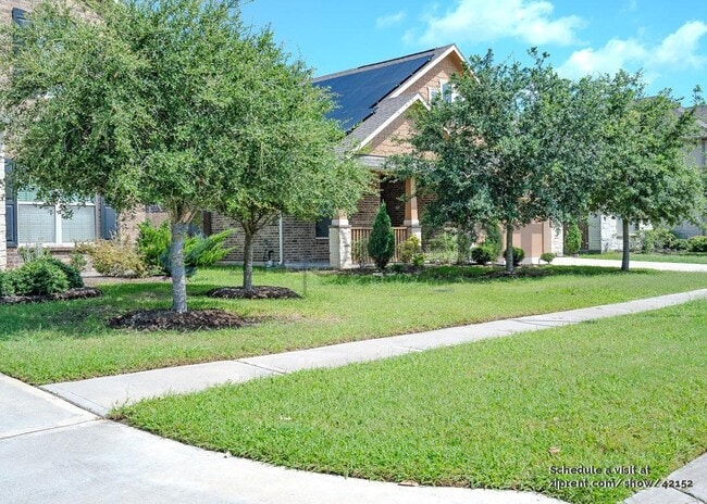 Building Photo - 18818 Lake Ridge Dr