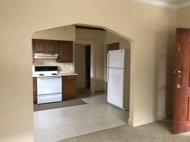 Archway into Kitchen - 2904 Espy Ave