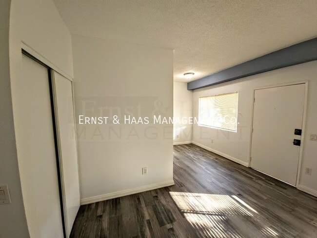 Building Photo - 6673 N Hammond Ave