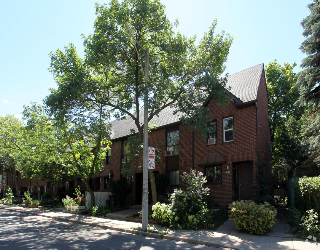 Building Photo - 367-379 Melita Cres