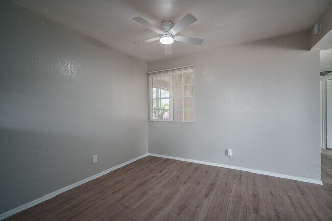 Building Photo - CHARMING 3 BED/2 BATH HOME IN TOLLESON!