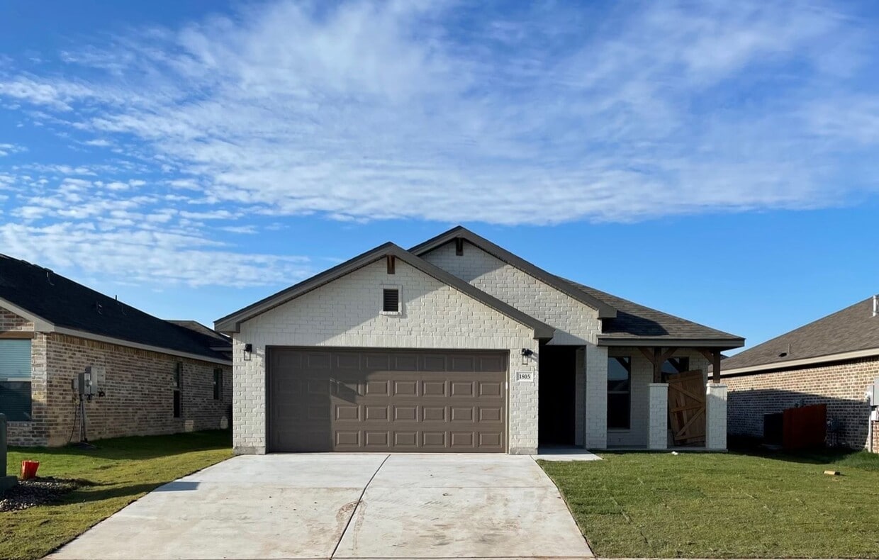 Primary Photo - Brand new in The Meadows!