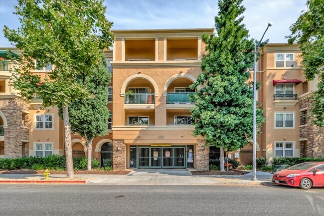 Building Photo - 1310 Saddle Rack St