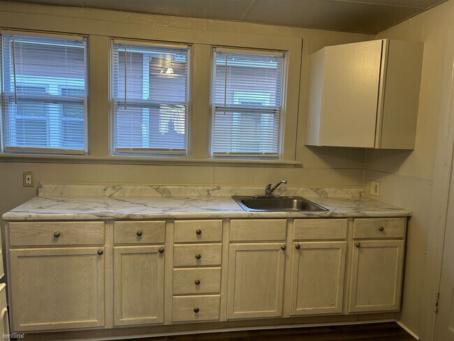 Building Photo - 3 br, 1 bath House - 513 Webb St