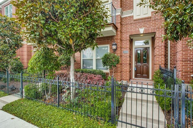 Foto del edificio - 3439 Howell St