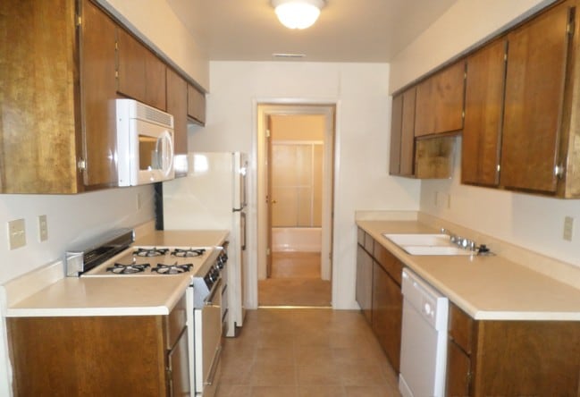 Original Kitchen - Northwood Village Apartments