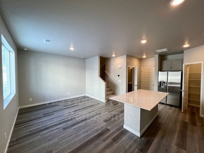 Foto del edificio - 1353 Reynolds St