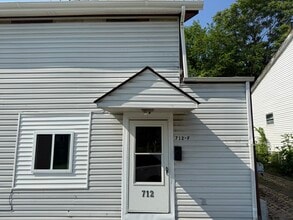Building Photo - 710 Dock St