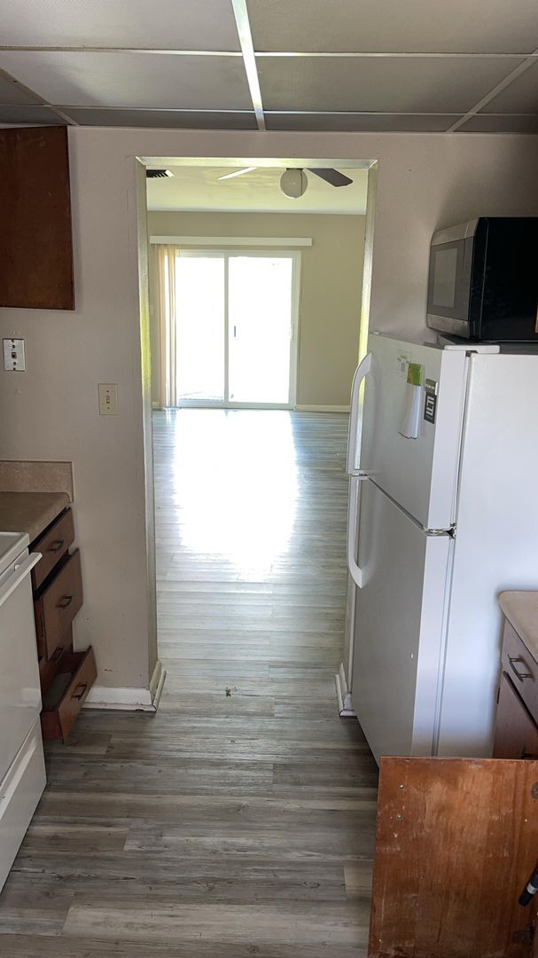 Foto del edificio - Palm West Condo - Wood