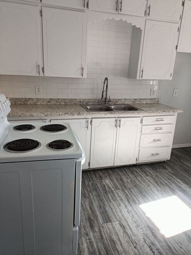 Foto del edificio - 1606 SE 61st St