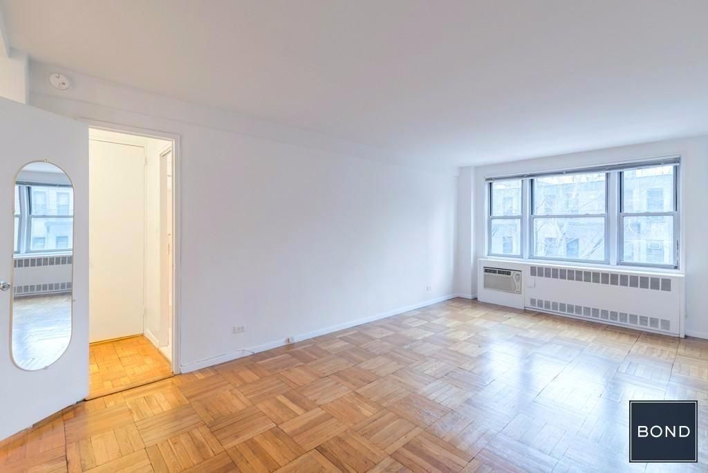 Foto principal - 336 East 86th St