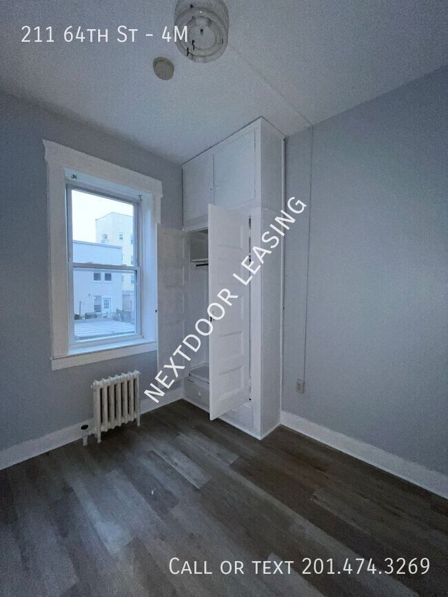 Foto del edificio - 211 64th St