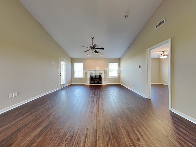 Building Photo - 3601 White Cliff Way