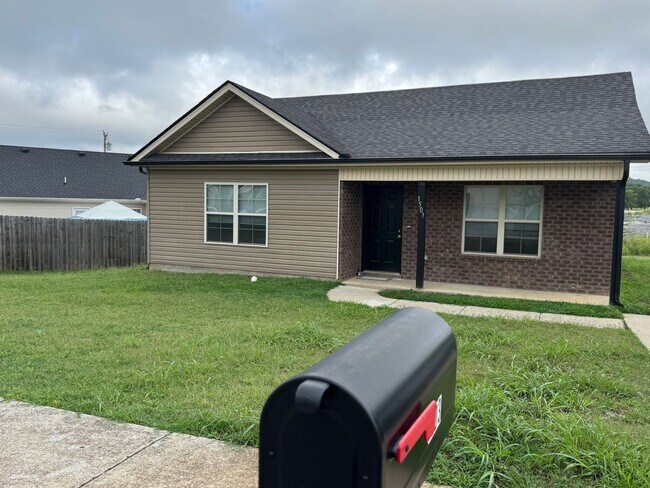 Foto del edificio - 1503 Gambill Wood Dr