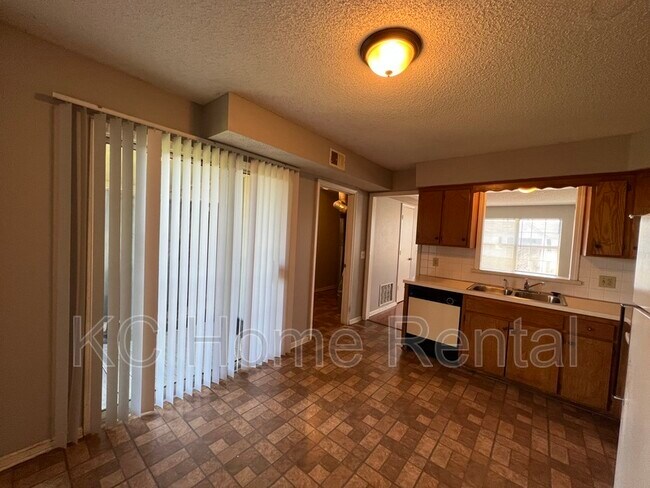 Foto del edificio - 812 Saddlewood St