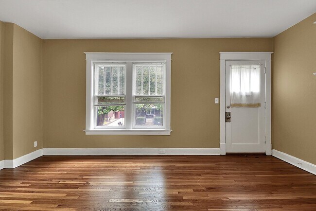 Foto del edificio - 7702 Lile Ave